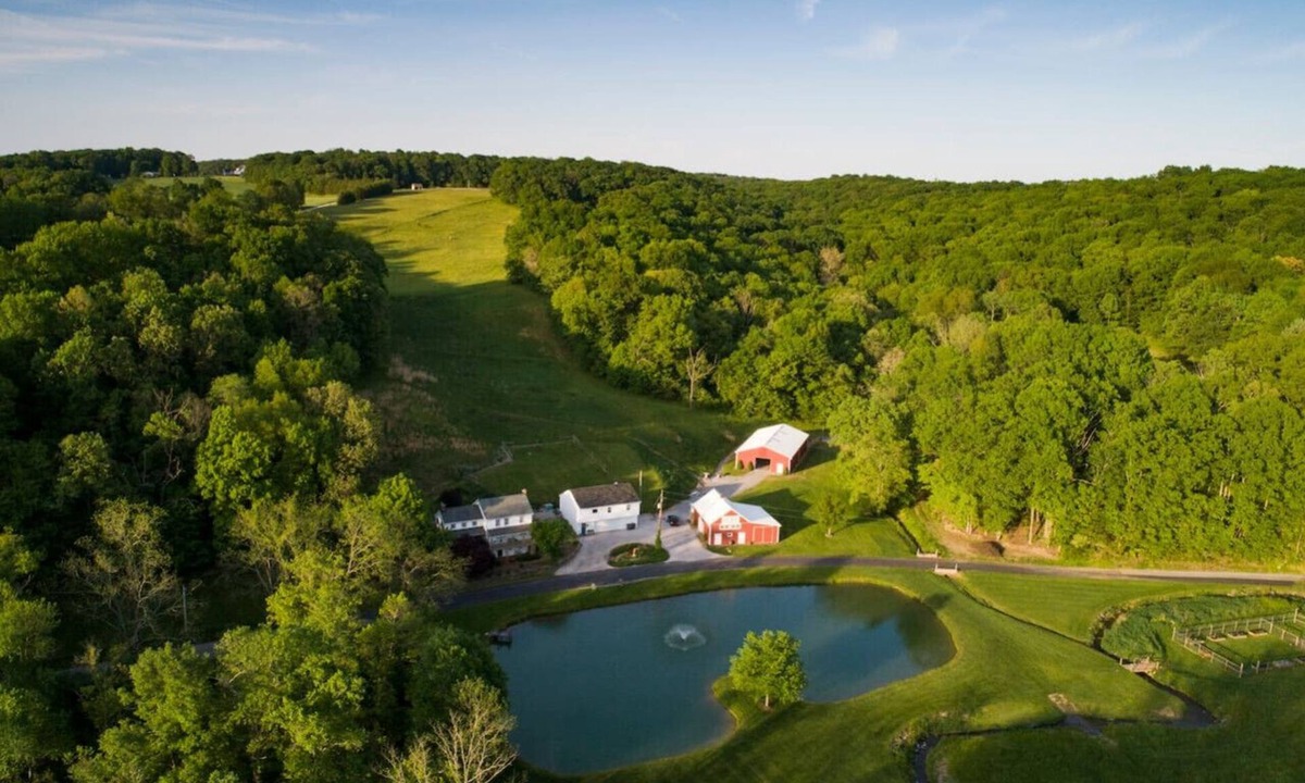 Stewartstown House | 30 Acres, 3 houses, sleeps 30, 2 hot tubs