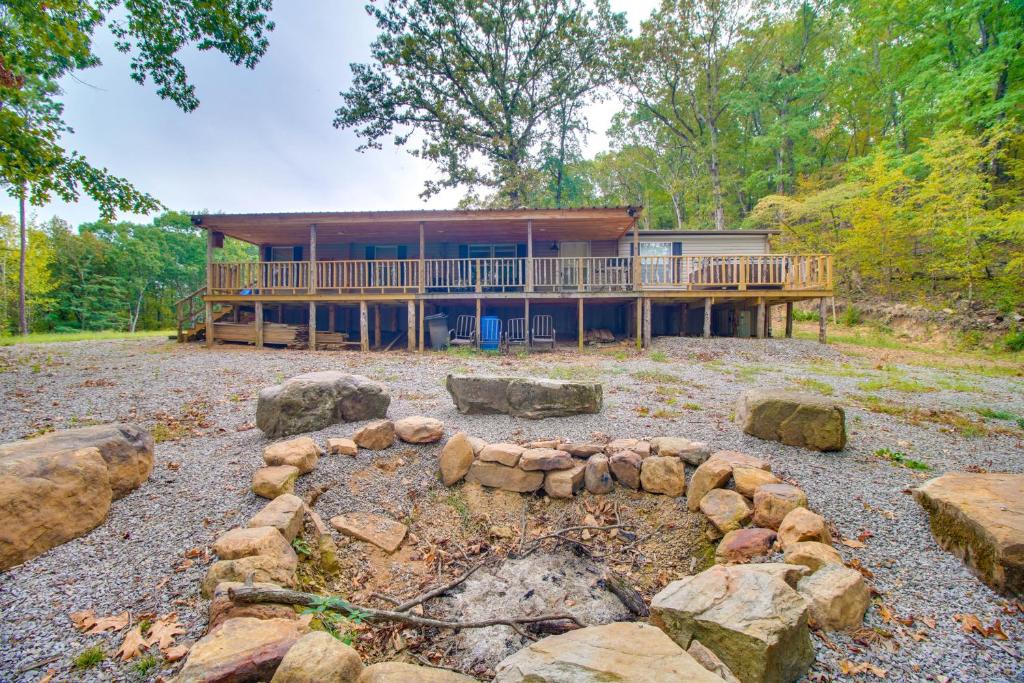 Ozark House | 300-Acre Mountain Retreat in the Arkansas Ozarks