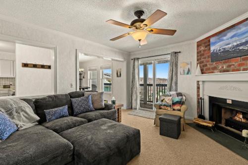 Banner Elk Apartment | 301 Pinnacle Inn Rd Unit 2306 by Carolina Stays