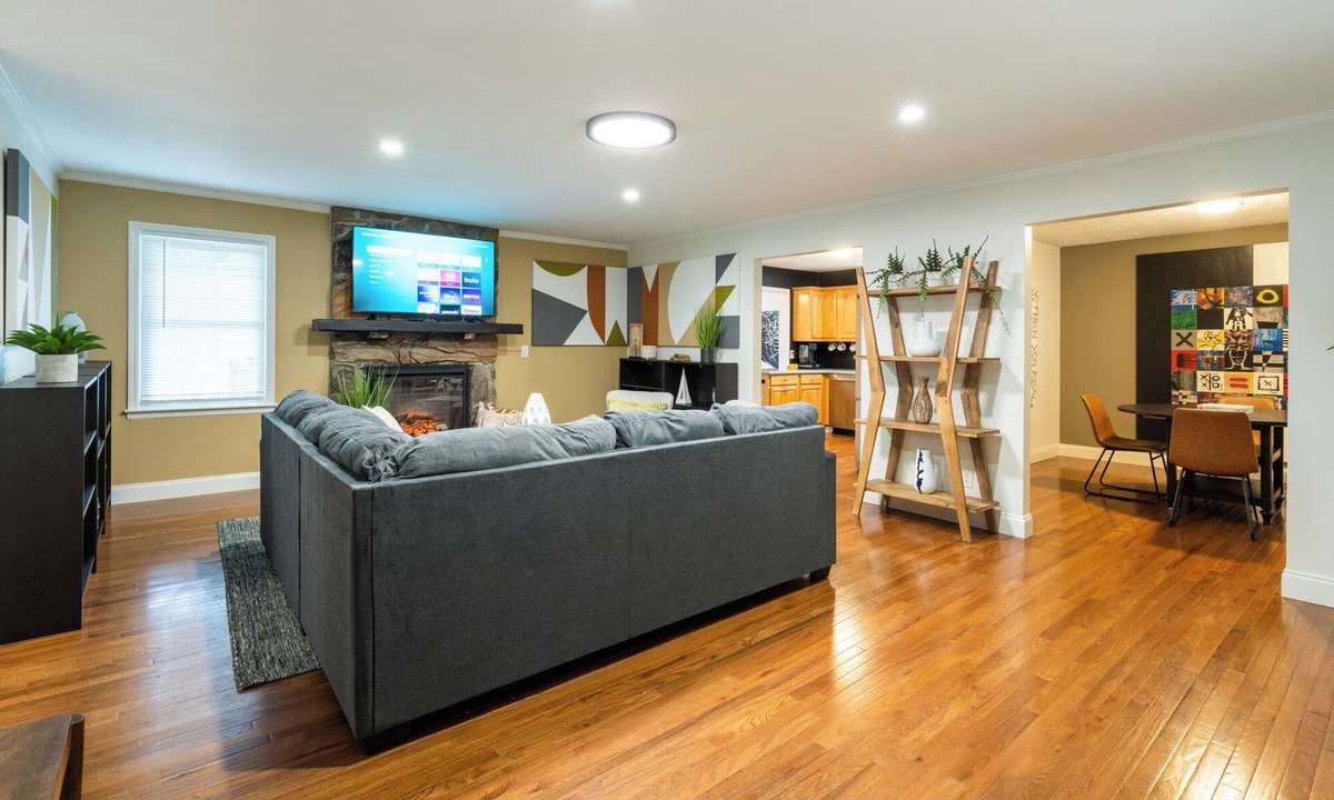 Woodstock Cottage | 306 Jason Court, Woodstock
