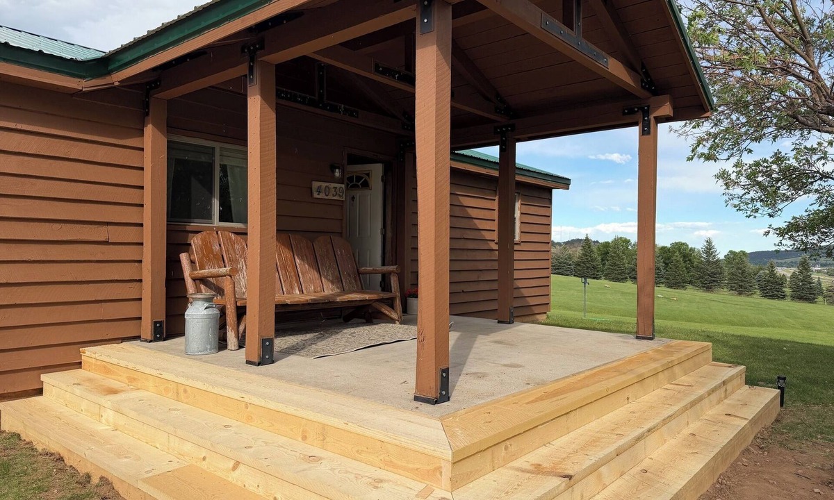 Sturgis Cabin | 3Bedroom, 2 Bath Cabin Located in Sturgis South Dakota just minutes from Downtown Sturgis