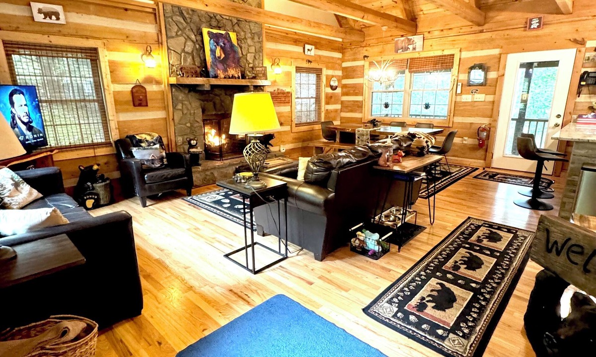 Seven Devils Cabin | 3BR 3BA Log Cabin, Pond Front, Hot Tub, Pool Table, near Skiing & Pet friendly