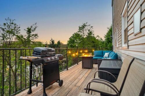 Southeast Yonkers Apartment | 3BR Apt Near Train Balcony Yonkers