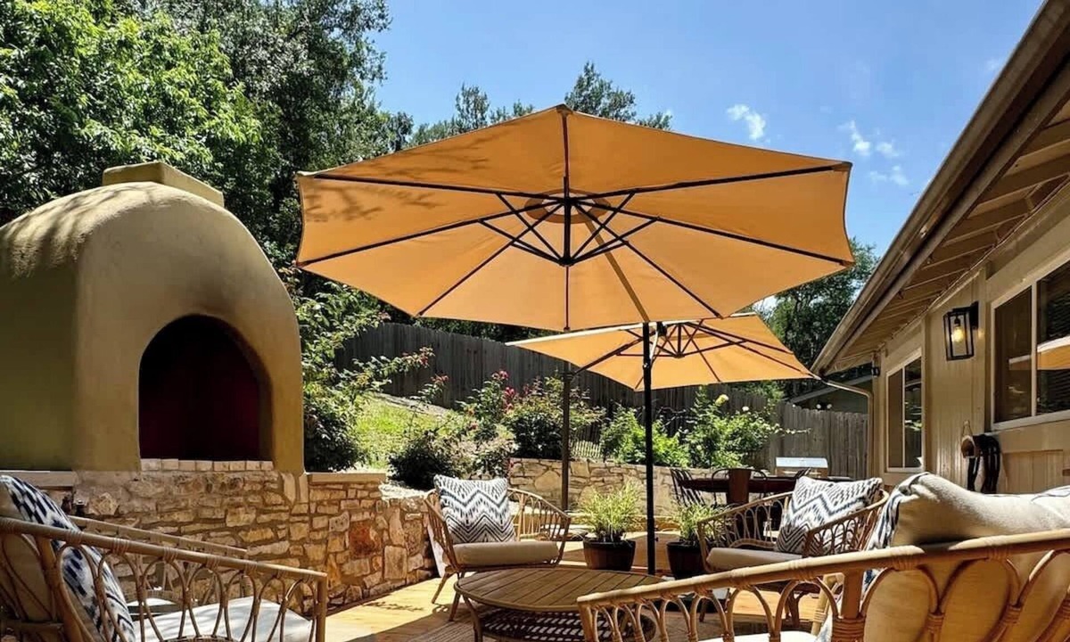 Round Rock House | 3BR/GardenOasis/Fireplace/SoakingTub