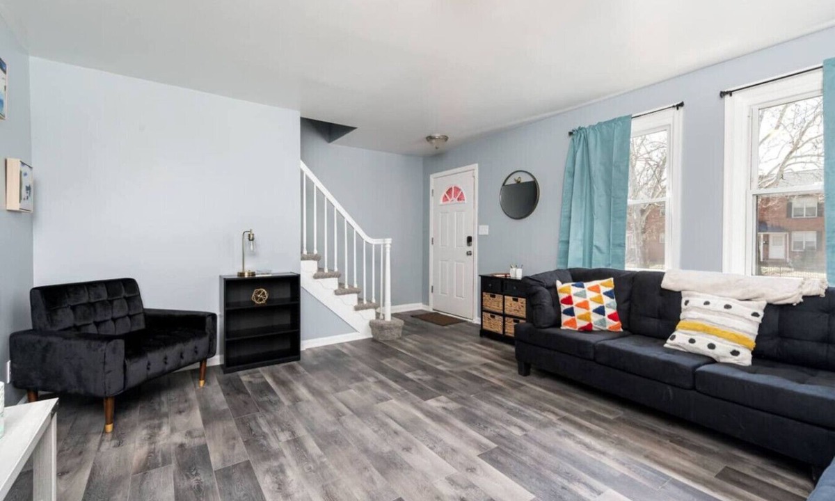 Dundalk House | 3BR home near Heritage Park