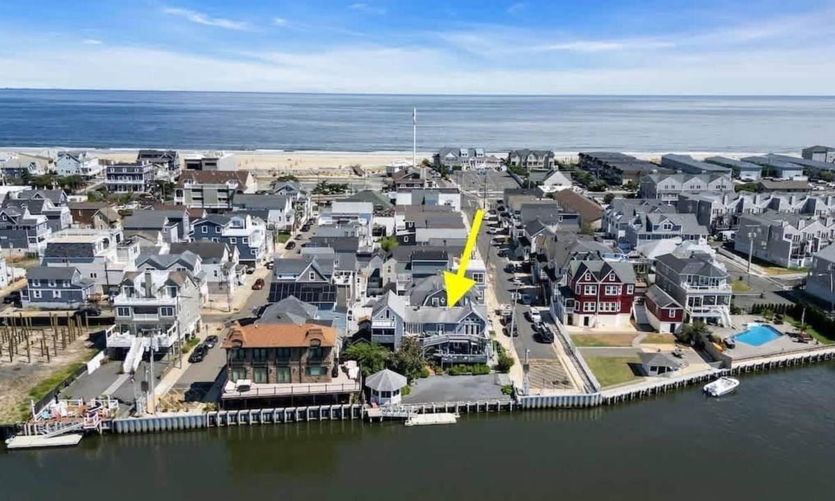 Sea Bright Condo | 3BR Upstairs River View Condo - Beach Block - WOW!