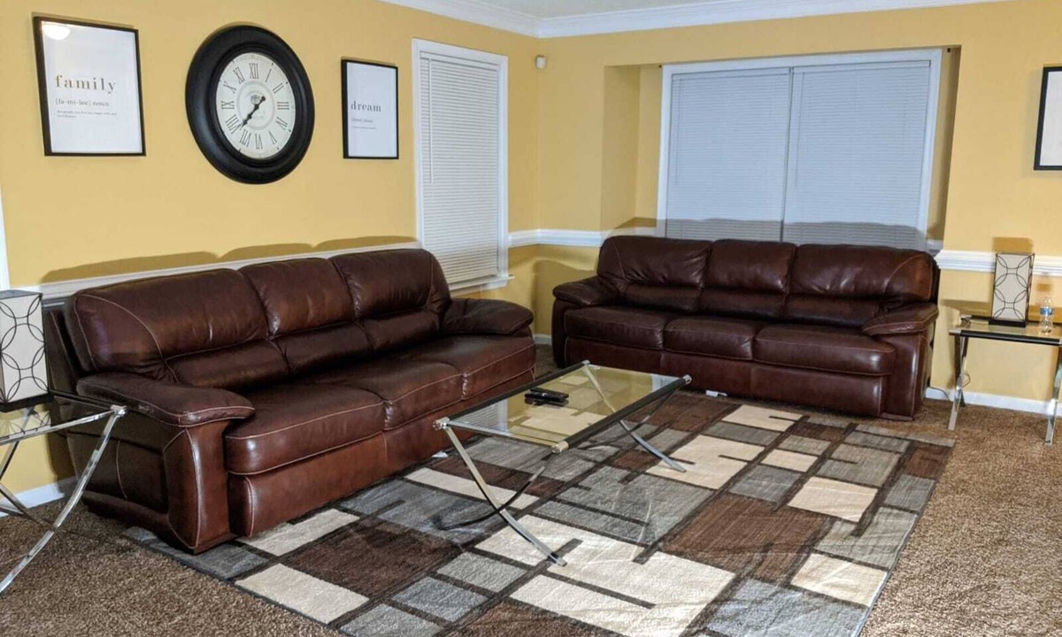 George Washington House | 4 Bdr TH Near Historic Downtown Fredericksburg & Quantico Sleeps 8 more