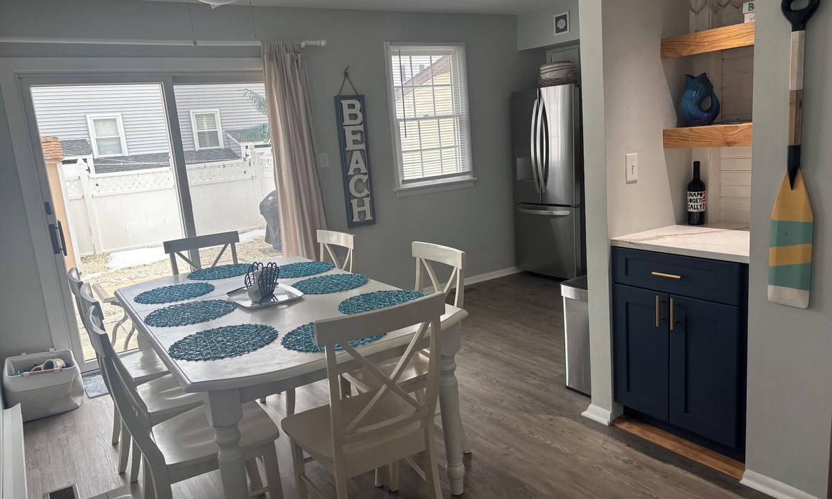 Townsend's Inlet Condo | 4-bedroom Beach Block Condo in Townsend Inlet! Perfect location! Ample parking!