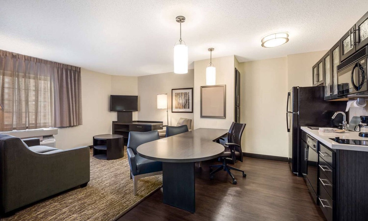 Central Oklahoma City Hotel | 4 Family-Friendly Rooms Near OKC Zoo & State Fair Park