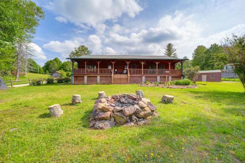 Newland House | 4 Mi to Grandfather Mtn! Family-Friendly Cabin