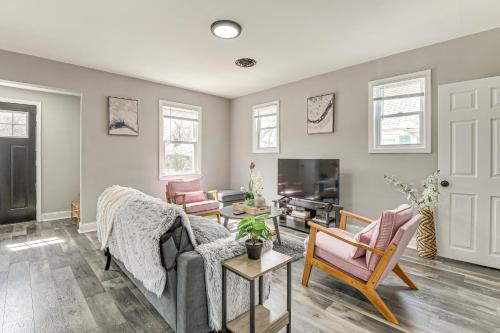 Parkville Apartment | 4 Mi to Universities: Quaint Parkville Apartment!