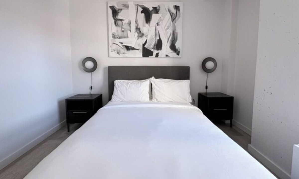 Hunters Point Apartment | 4 Minimalist Units | Minutes to Grand Central, Bryant Park & Rockefeller Center