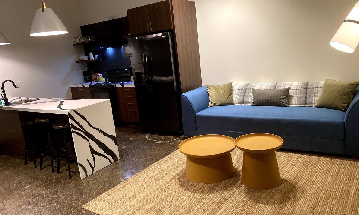 North Oakland Apartment | 424-Apt. 405