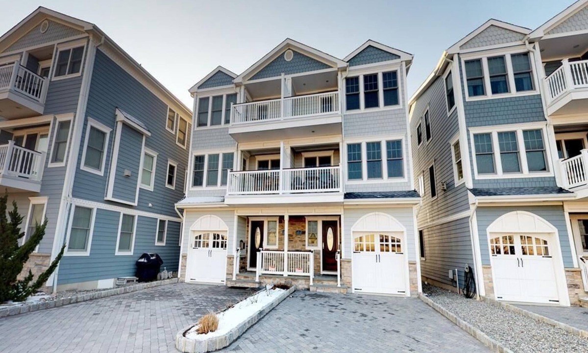 Ortley Beach House | 4BR, 4BTH Oceanfront Townhome