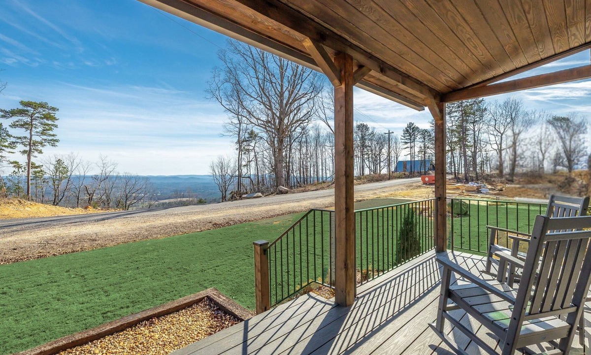 Mentone House | 4BR Lookout MTN, Mentone! Hot Tub, Views, Fireplaces, Trails, Hiking, Fishing