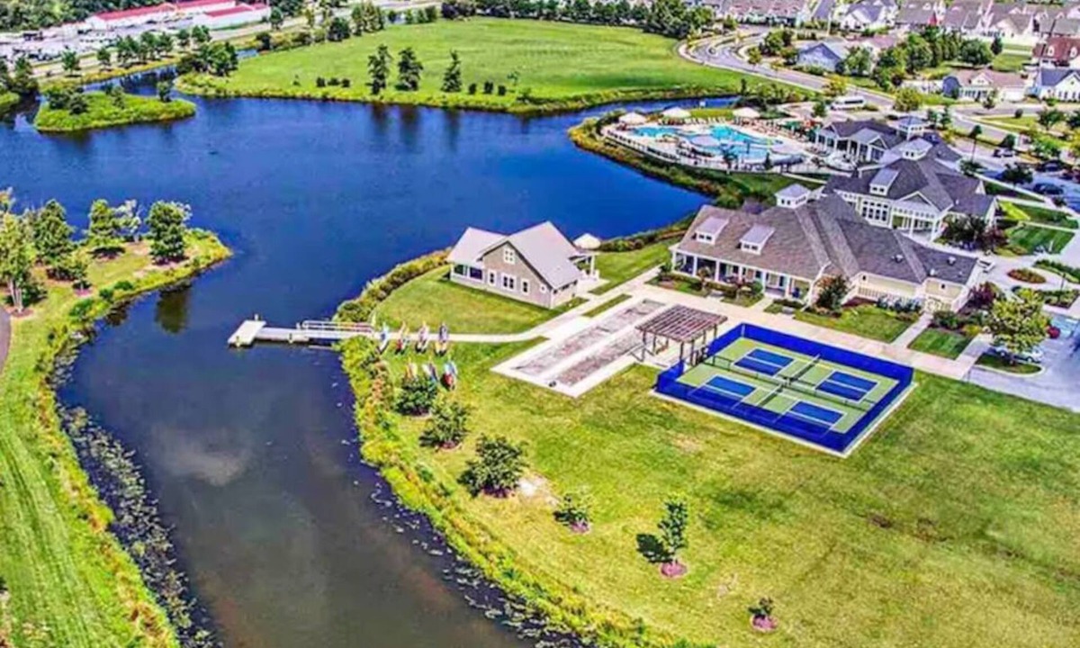 Millville Villa | 5 Mi to Bethany Beach | Pools, Shuttle + Fire Pit