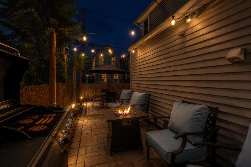 Ocean Grove Apartment | 5 min walk to Asbury Park, 4 beach badges, firepit, grill, porch, cool AC