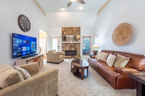 Cartersville House | 530 Waterford Drive Cartersville