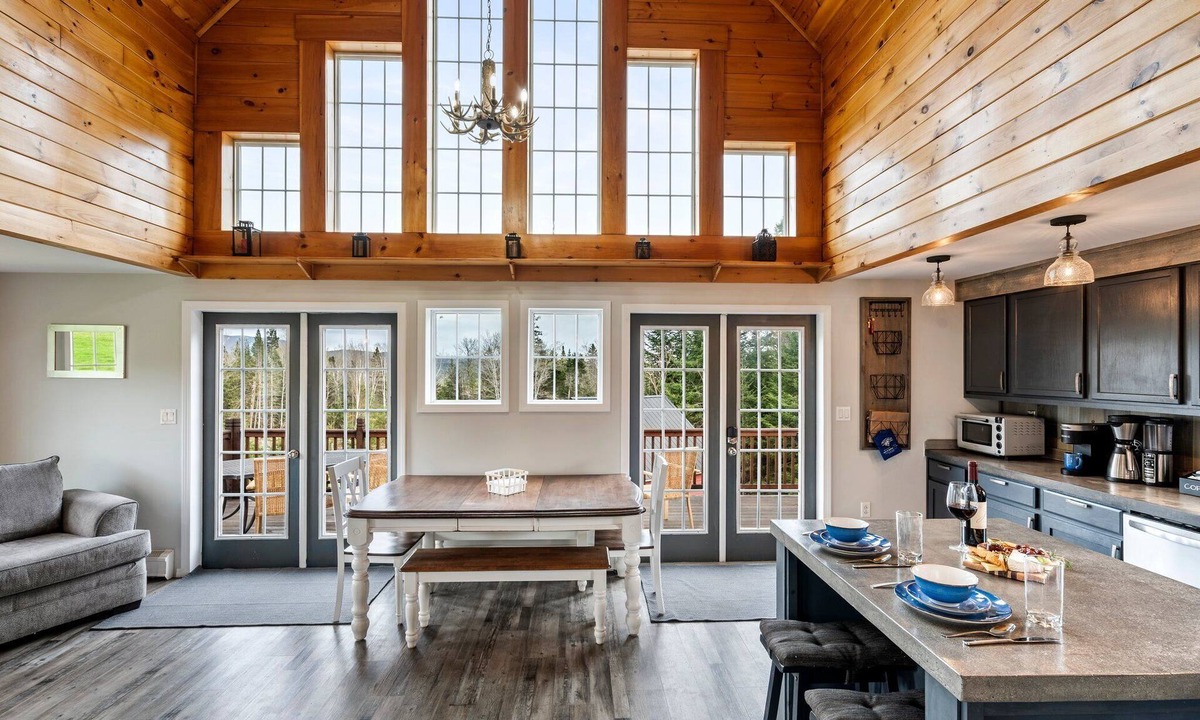 Rangeley House | 5BR Rangeley Cabin w/Cozy Patio + Hot Tub