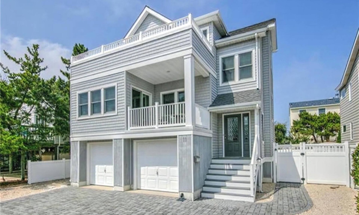 Beach Haven Terrace House | 6 bedroom accommodation in Beach Haven Terrace