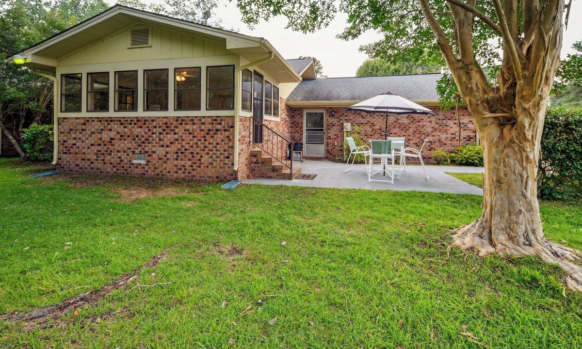 Myrtle Beach House | 6 Mi to Beach: Myrtle Beach Escape w/Sunroom!