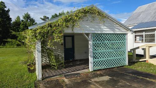 Core Creek Apartment | '60s '70s Studio with Free Boat Ramp Access
