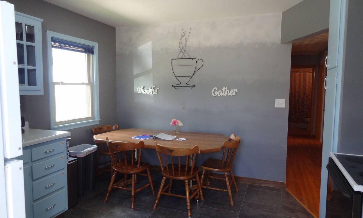 Kutzky Park House | 7blks Mayo Gonda 8blks St Marys 3 Bed Main Floor