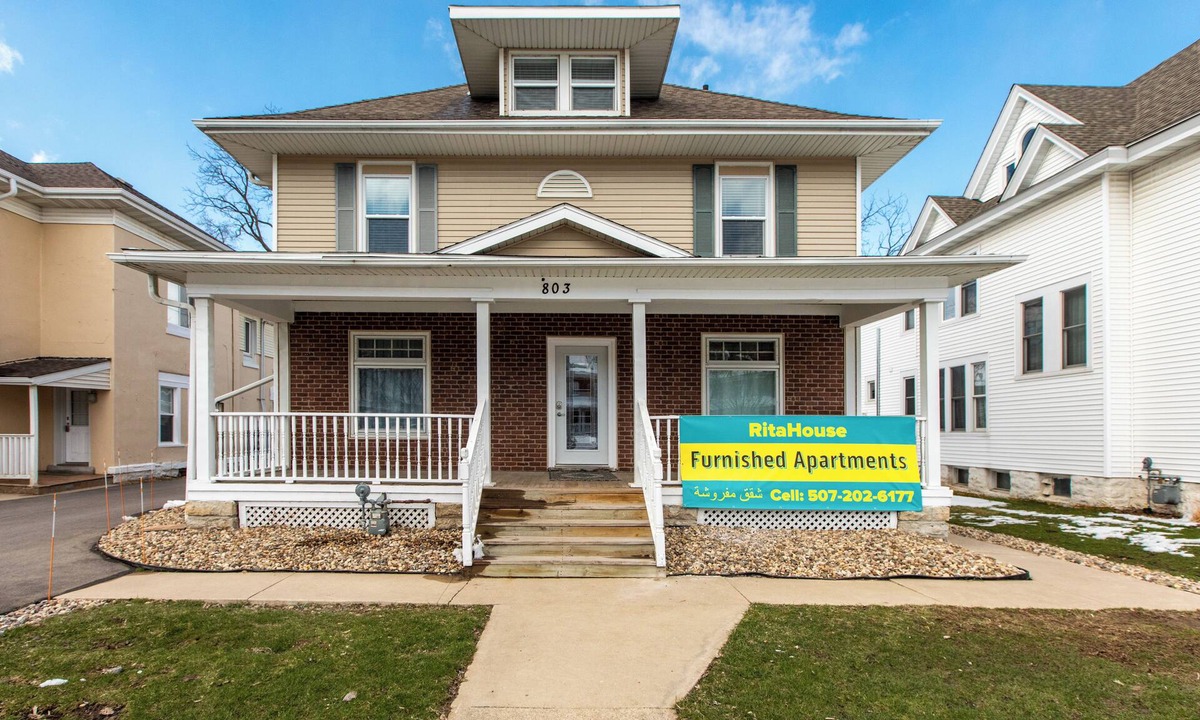 Kutzky Park Apartment | 8033-Walk to Mayo- 1 Bed/1Bath cozy main floor apartment with free parking
