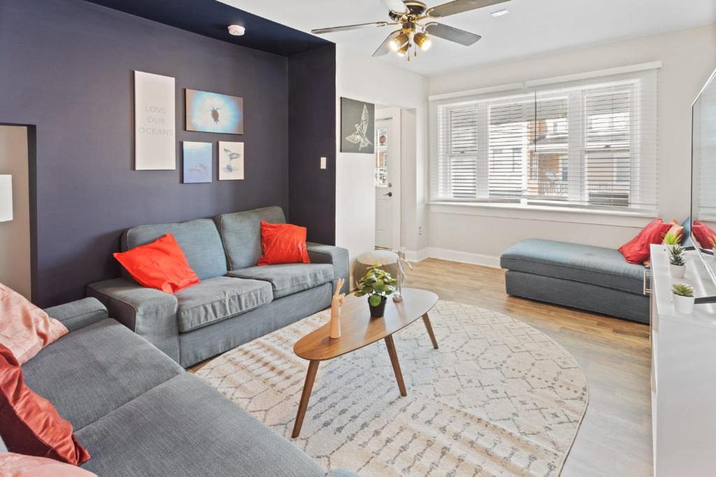 Atlantic City House | 9BR Beach Block House with 13 Beds in Central Atlantic City