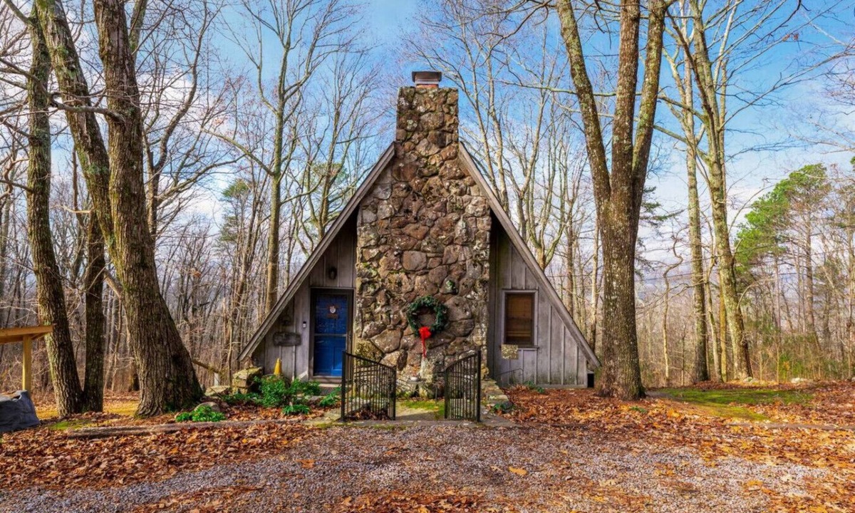 Mentone Cabin | A-Frame w/VIEWS | Walk to Downtown/Park | Pets OK