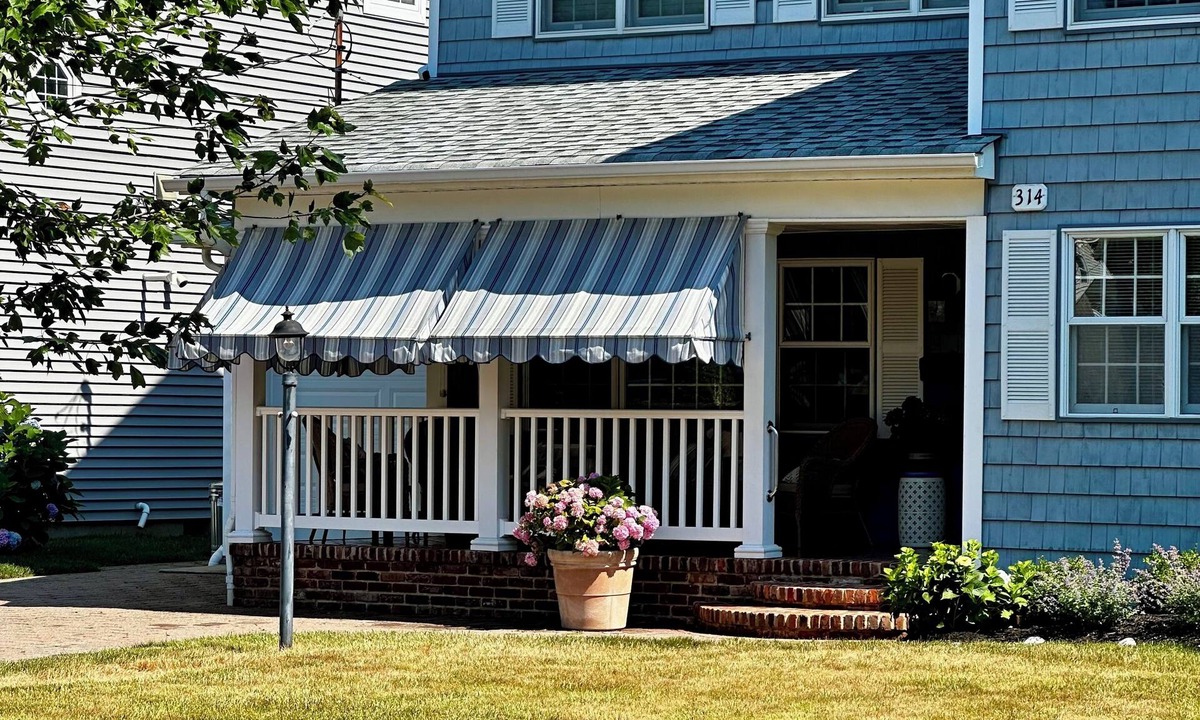 Spring Lake House | “A great family house!” in Spring Lake! 3 blocks from South End Pavilion.