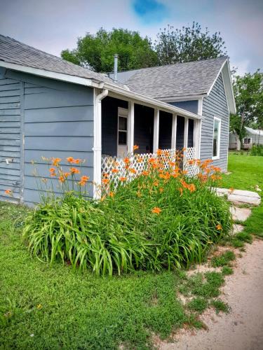 Northeast Entrance Badlands Apartment | A little Cowboy Cabin by the Badlands!