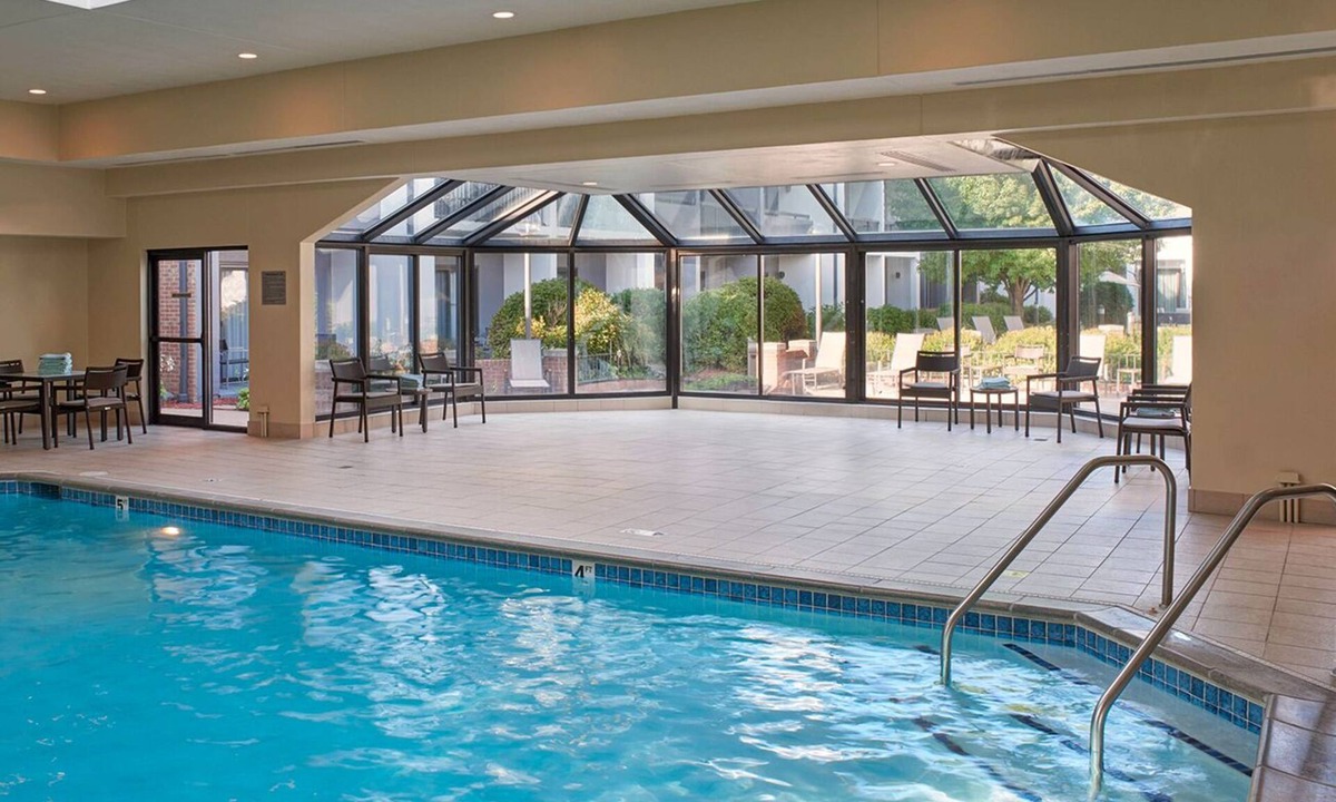 Eden Prairie Hotel | A Place You'll Surely Enjoy! Onsite Pool, Pets Allowed with Fee
