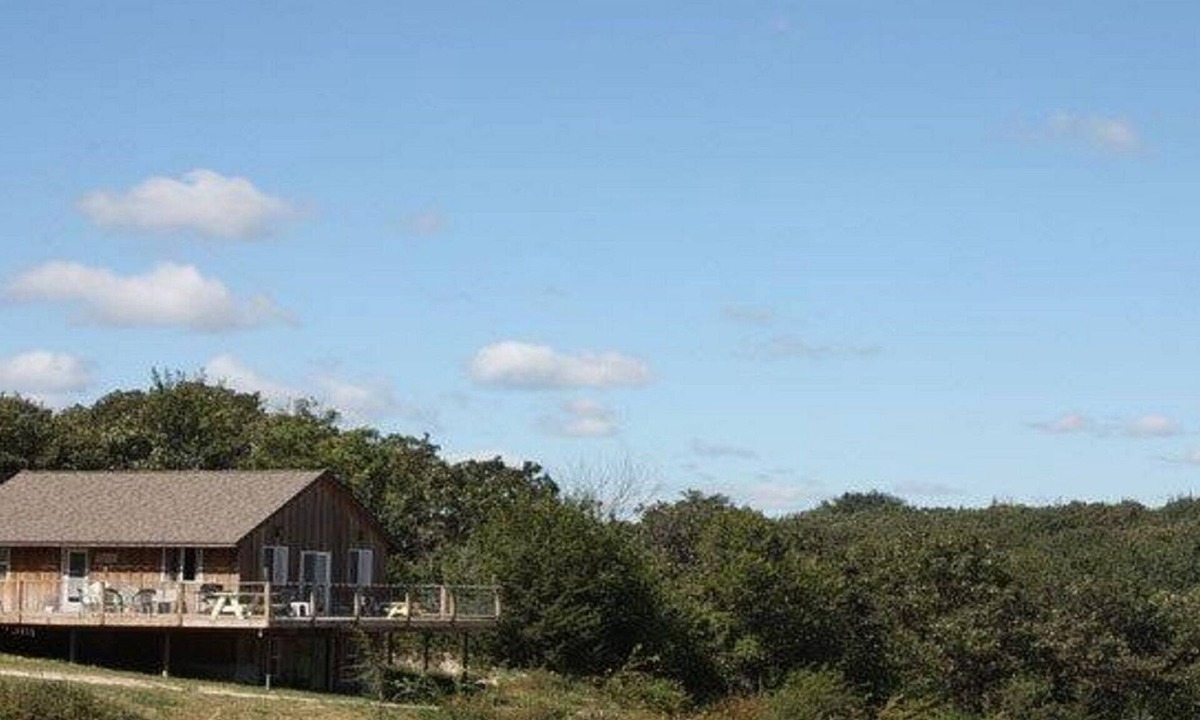 Cedar County Cabin | A Rustic Cabin With Breathtaking Missouri River Valley Views