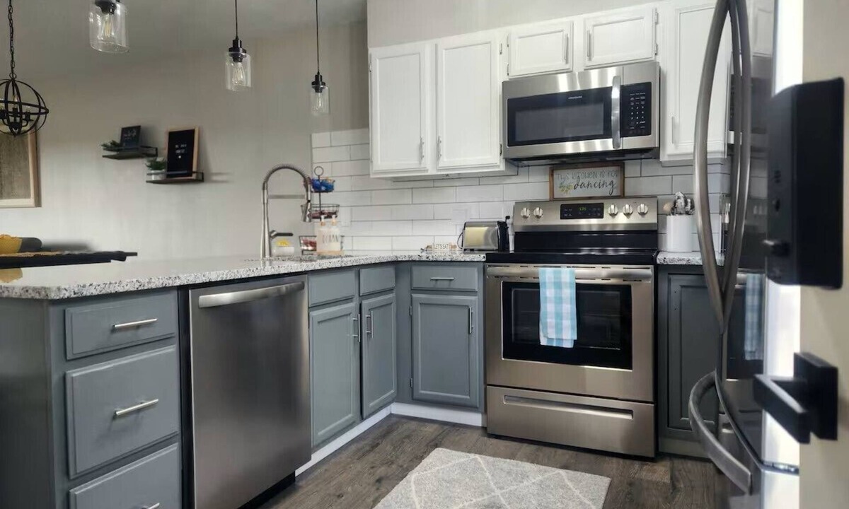 Newton House | A Spacious Townhome in Newton - Unit D