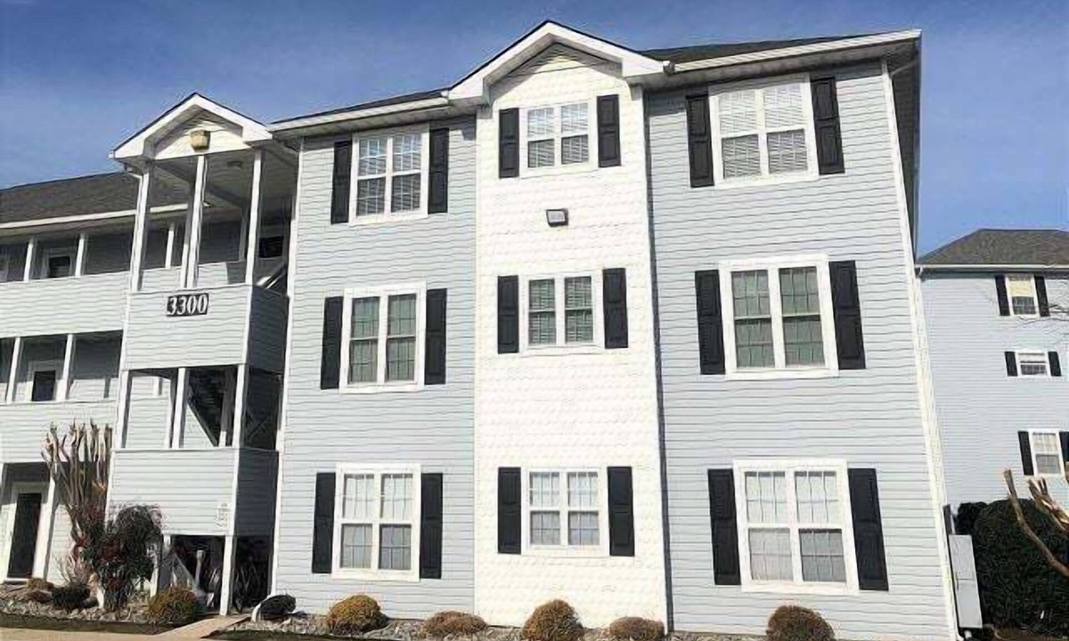 Rehoboth Beach Condo | A Wonderful Condo- 3 Pools, Tennis, Biking Distance to the Beach!