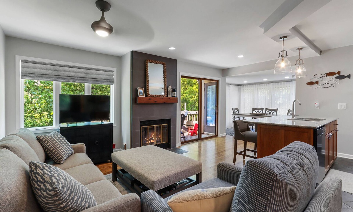 Fontana House | Abbey Springs Resort on Geneva Lake - Updated Townhouse - Dog Friendly!