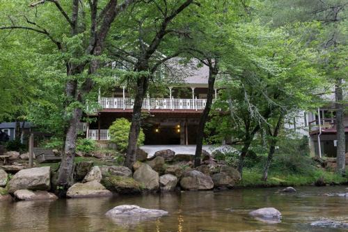 Sylva House | Above the River