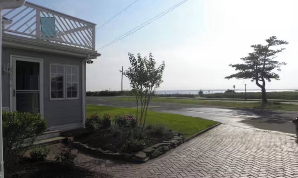 Lavallette House | Across from the Bay & 2 blocks from the ocean