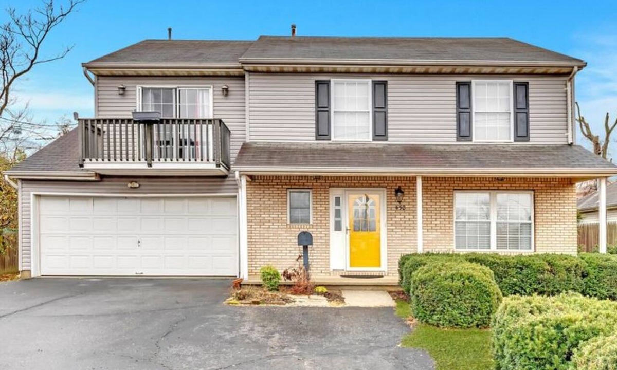 Keansburg House | Across the street from the beach charming 3 bedroom with 3 baths beach house
