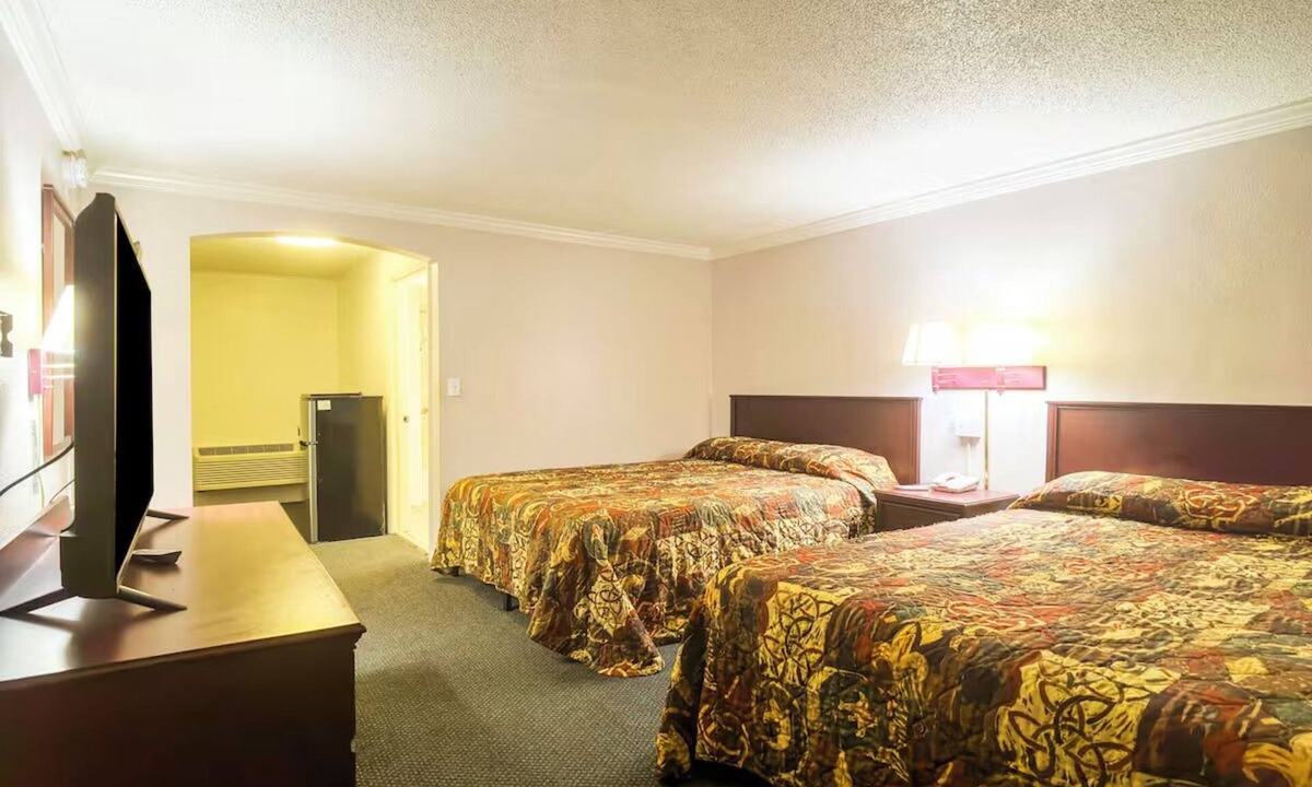 Huntsville Hotel | Adventure & Nature Haven | Hays Preserve, Riverfront Walks & Trails Nearby