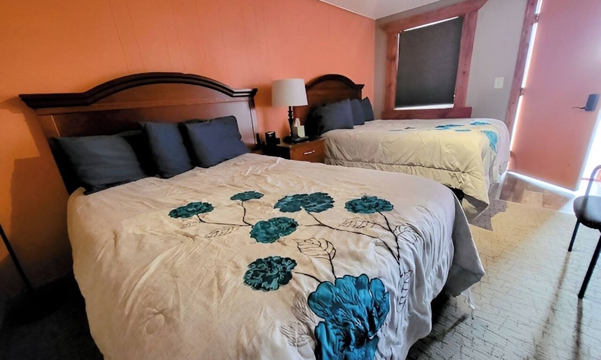 Gettysburg Hotel | Affordable Central Gettysburg Room for Easy Relaxation Perfect for Families