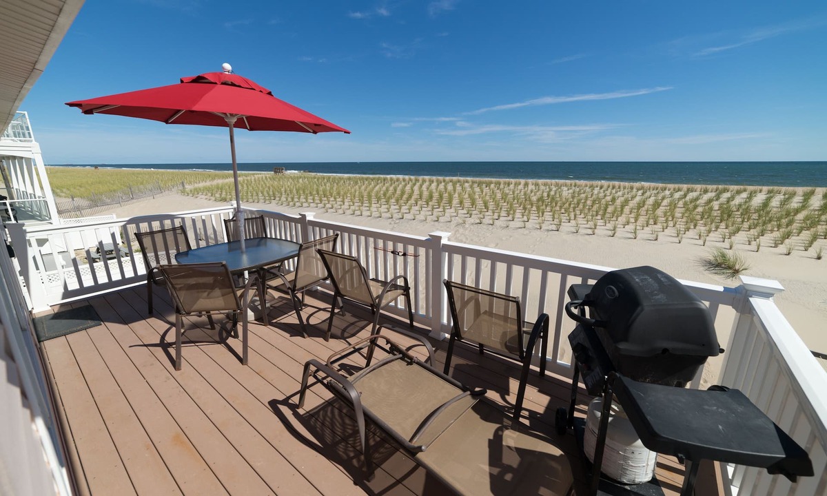 North Beach Haven Apartment | Affordable Oceanfront! Amazing Views!