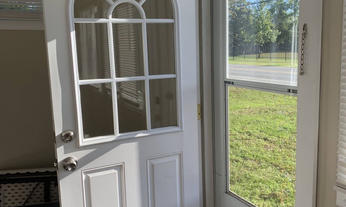 Dennisville House | AFFORDABLE Farmhouse in Cape May County, NJ PRIVATE 3 Acres & Close to Beaches.