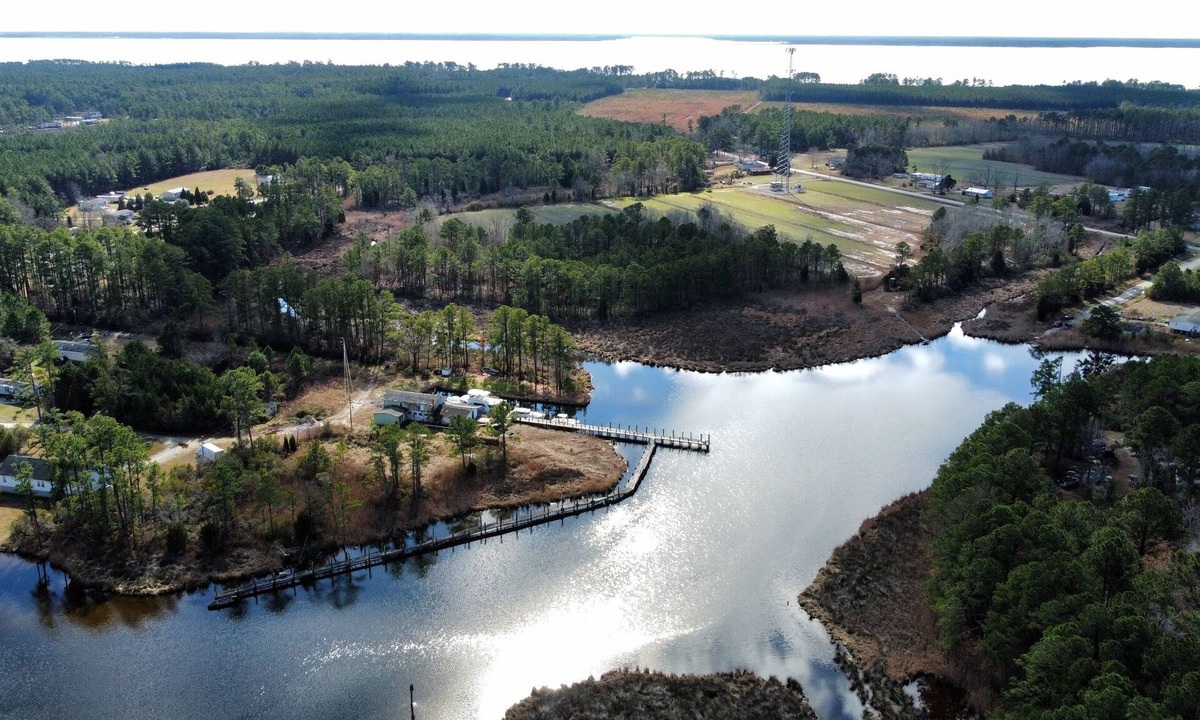 Belhaven Boat Rental | AirBnB Yacht retreat