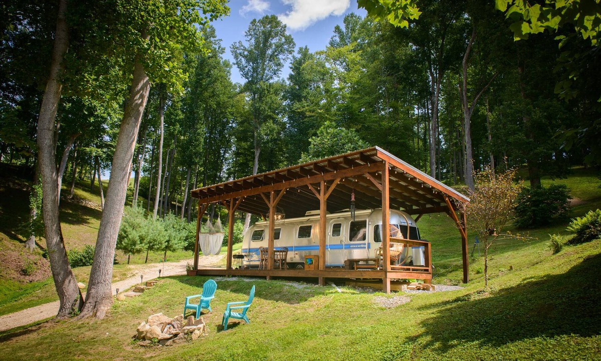Sugar Grove Cabin | Airstream Glamping at a Petting Zoo and Hot Tub