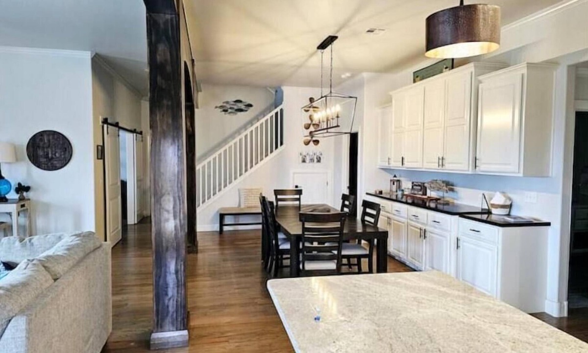 Skiatook House | AJ's by the Lake, Skiatook Lake Getaway