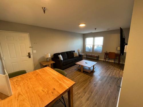 South Central Omaha Apartment | Aksarben 1 Bedroom-Close to I-80