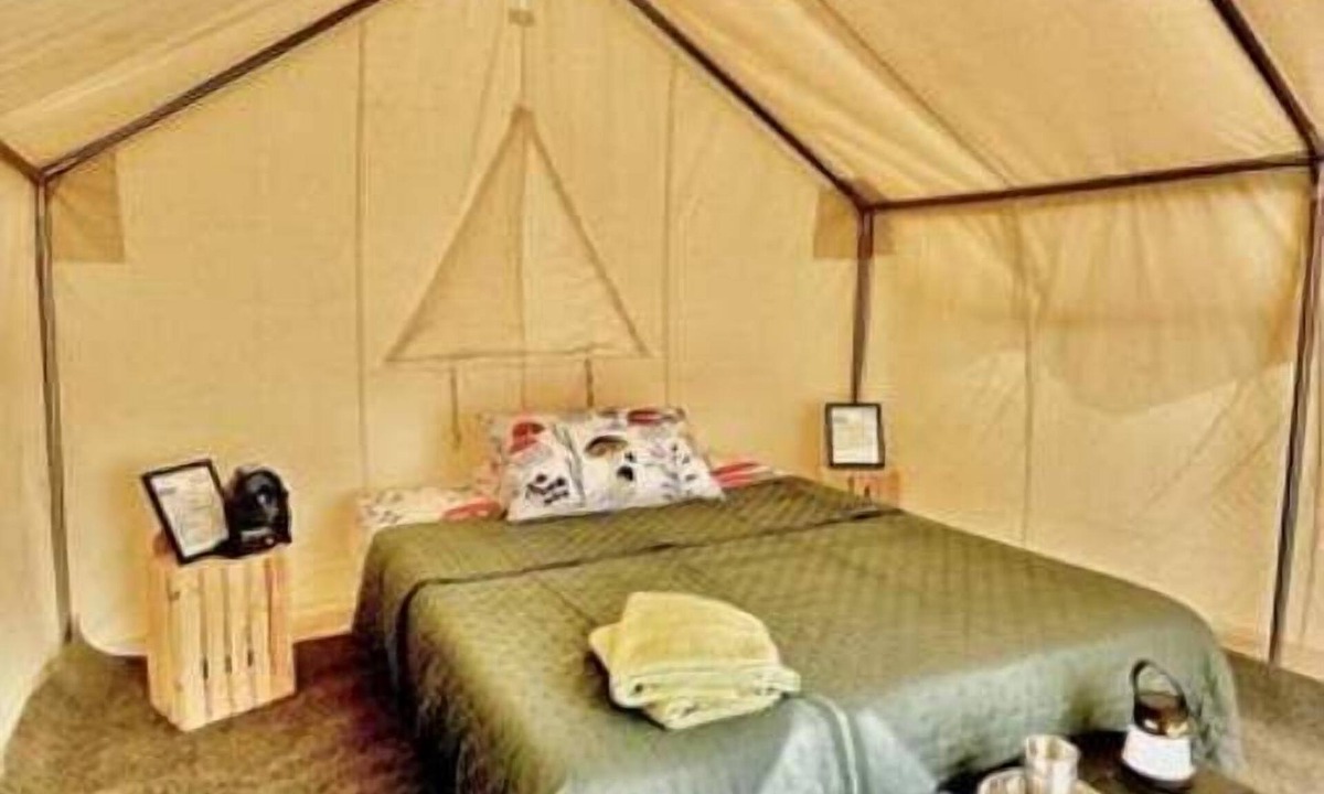 Spring Hill RV Rental | Allenbrooke Farms Glamping Tent 2