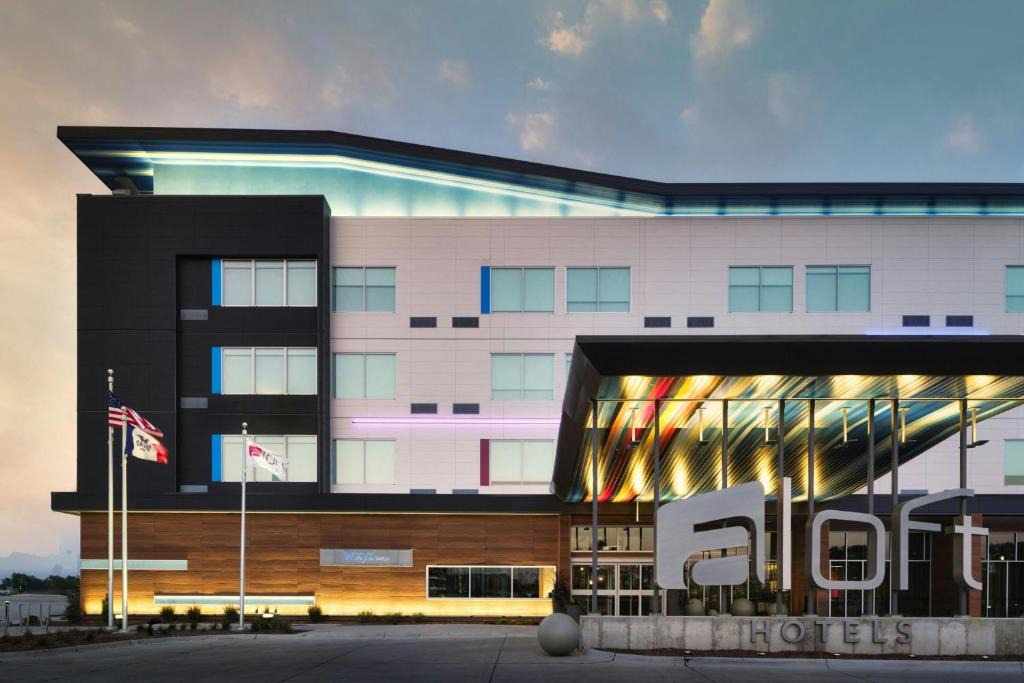 Waukee Hotel | Aloft by Marriott Waukee